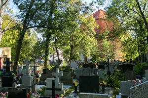 Pamiętaj o przedłużeniu ważności grobów na cmentarzach komunalnych...