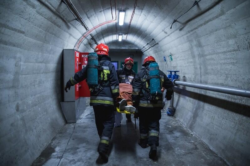 W Tunelu pod Martwą Wisłą odbywają się ćwiczenia służb ratowniczych